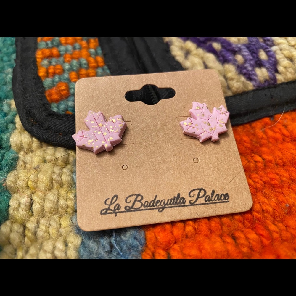 Pink Maple Leaf W/Gold Flakes